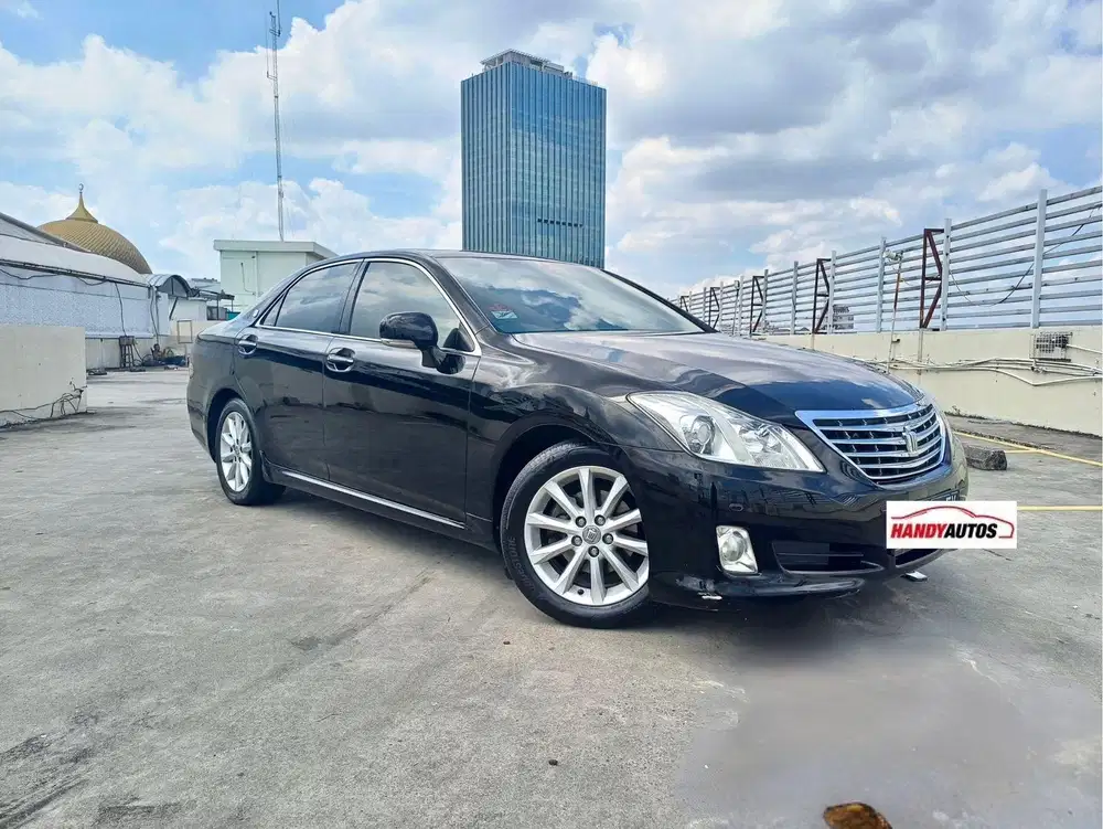 Toyota Crown 3.0 Royal Salon Tahun 2009 Automatic Hitam