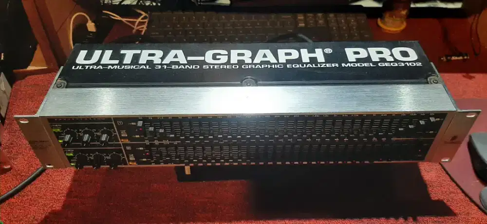 ULTRAGRAPH BEHRINGER GEQ 3102