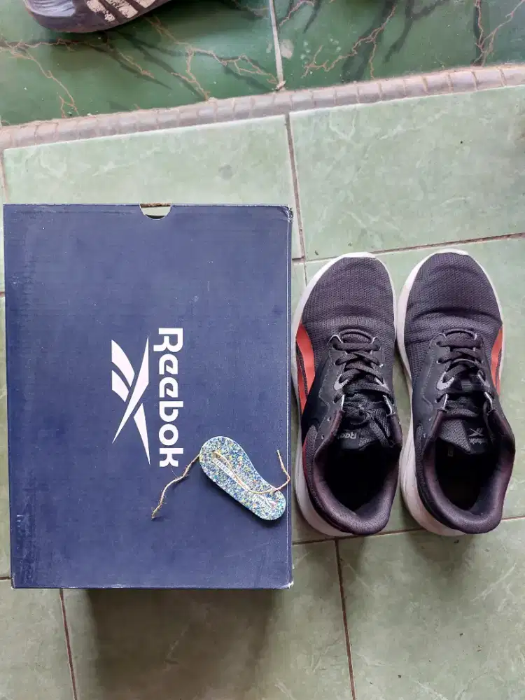 Sepatu Reebok Energen Uk 40