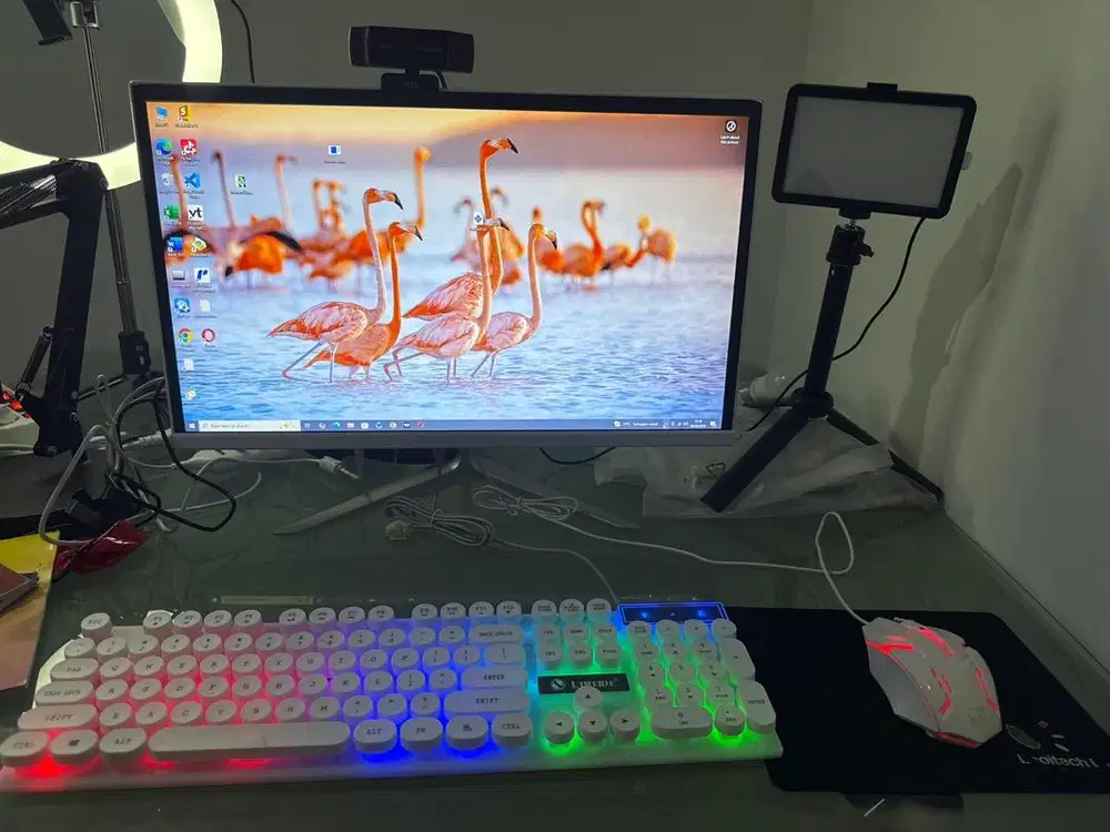 All in One PC 22inch Corei5 5300 2.30GHz + SSD 256GB + 8GB Ram