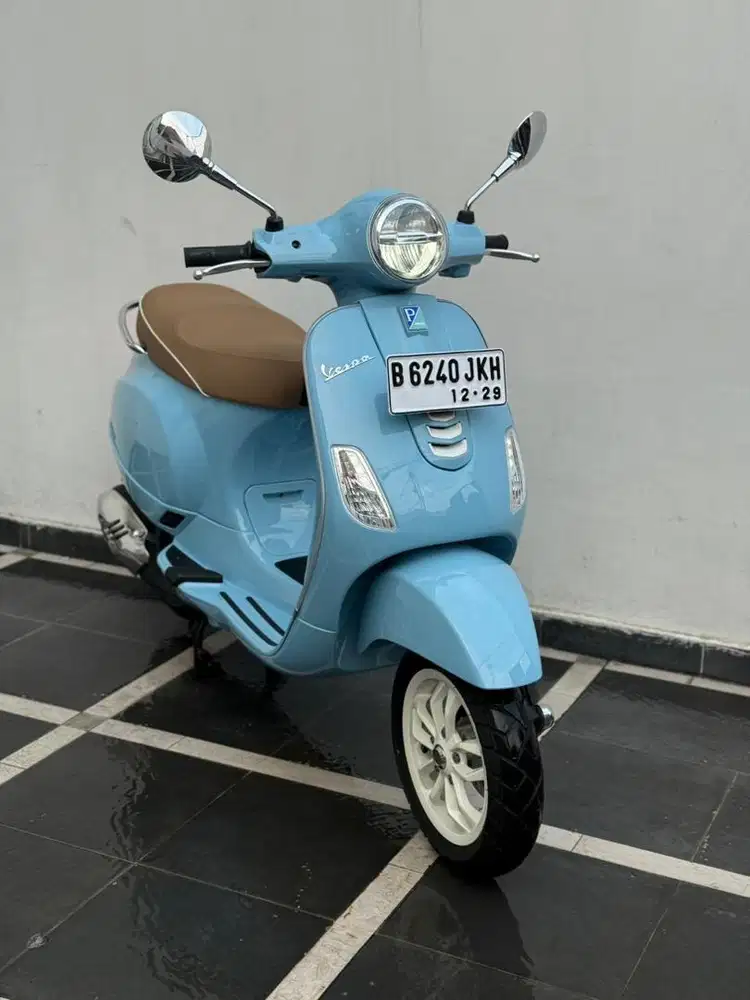 Vespa Lx 125 Iget 2024 (km 500 perak)