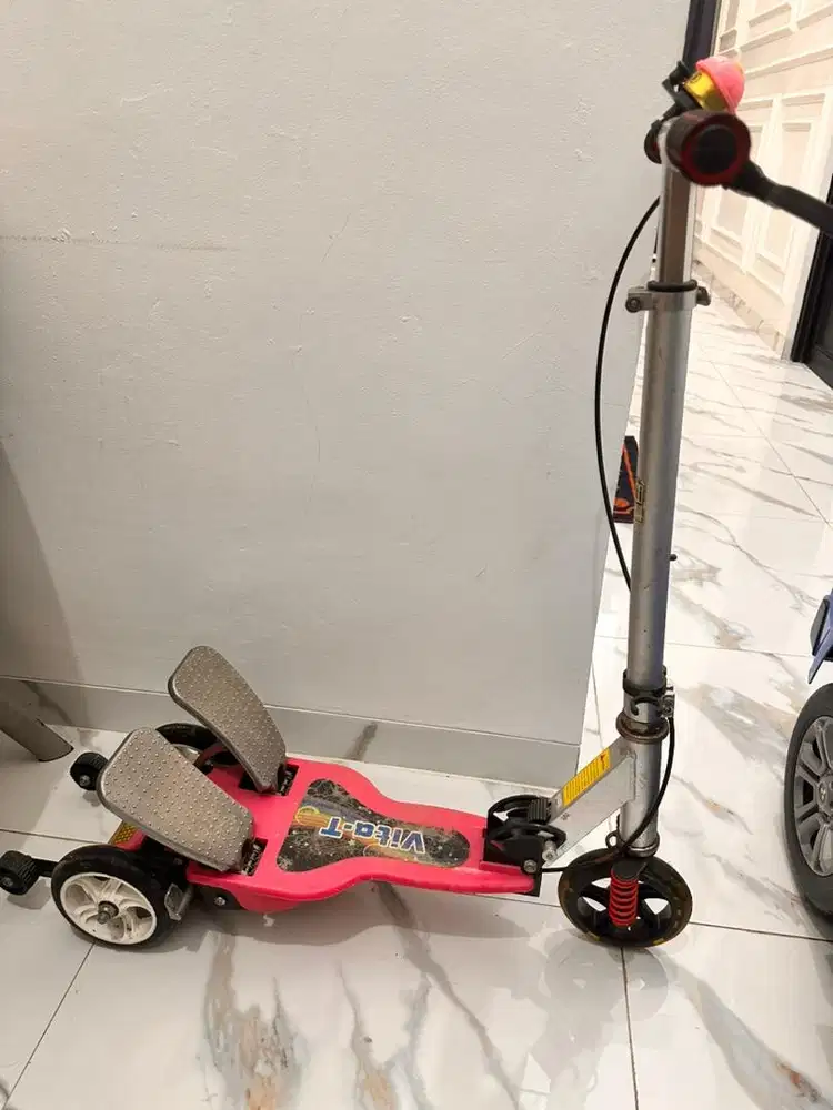 Scoter anak warna pink mulus