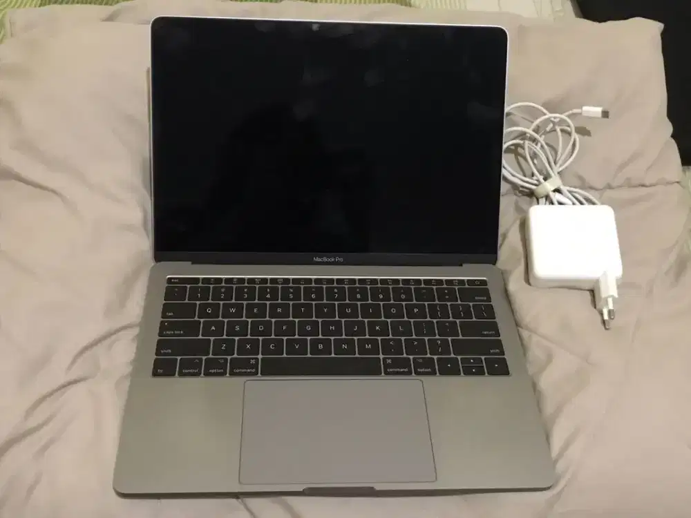 Macbook pro 2017 8/128 13inch