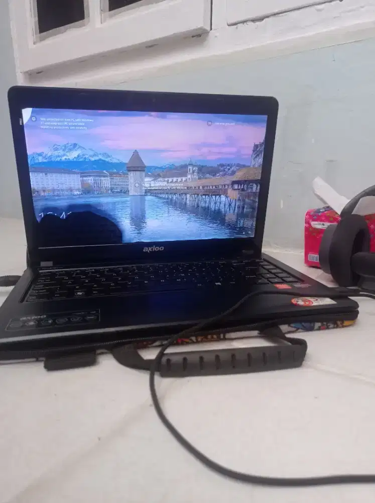 Axioo neon bne AMD E1/ Dual core