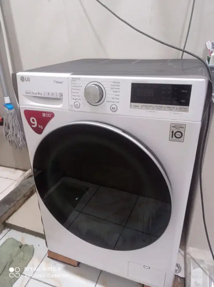 Mesin cuci LG Frontloading 9kg bukaan depan
