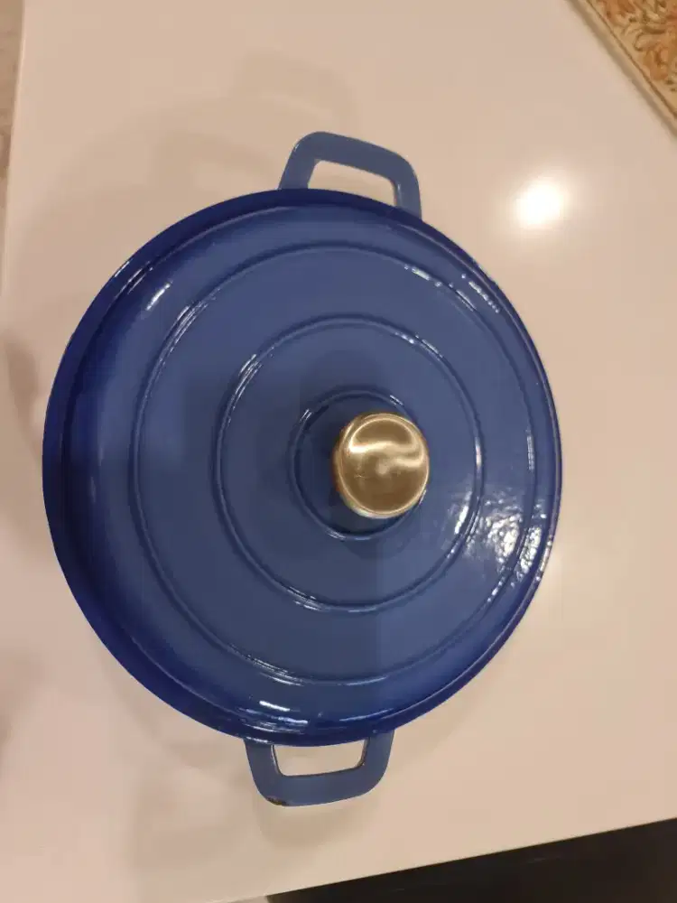 Cast Iron Cooking Pot