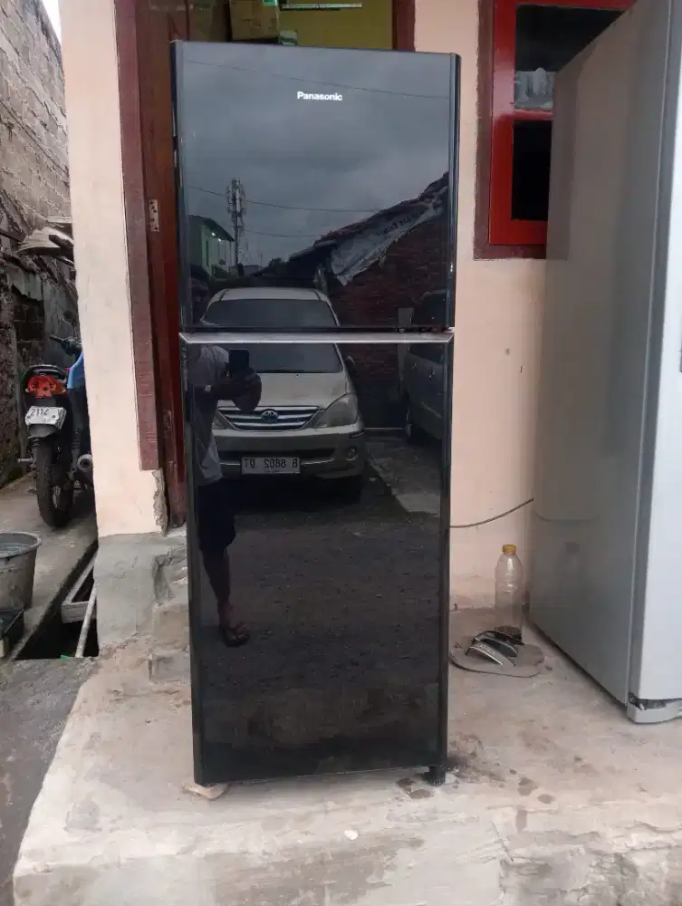 Kulkas panasonic 2 pintu Tampere glass