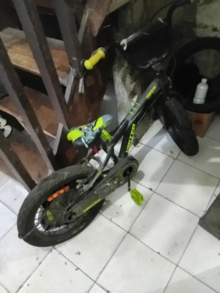 Di jual sepeda merek united