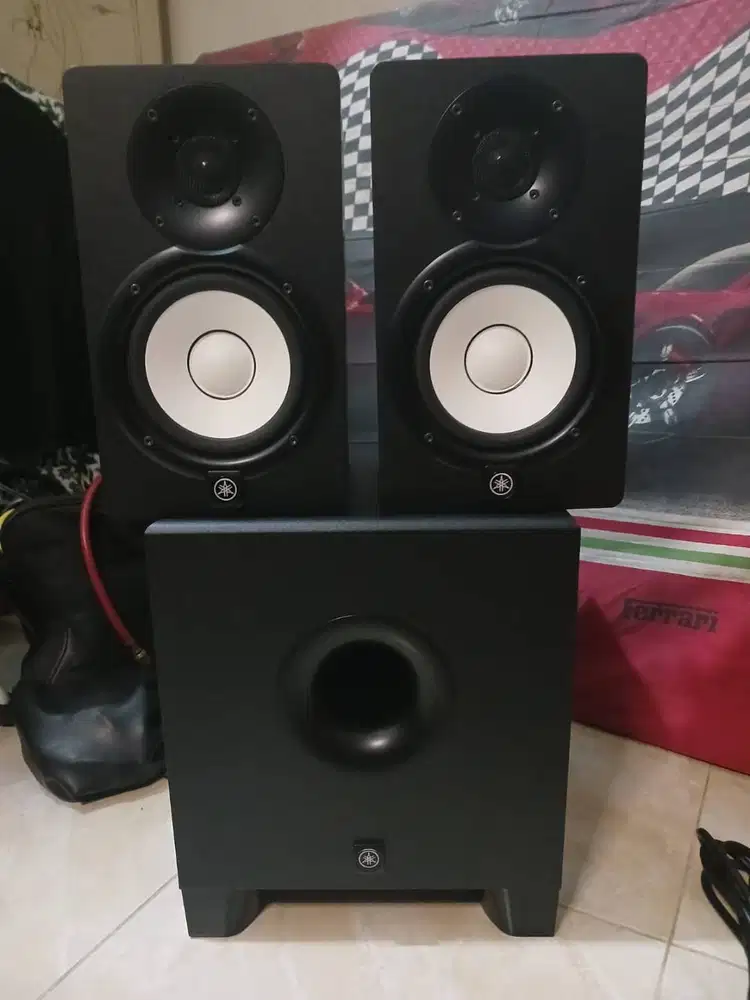 Jual bekas pemakaian pribadi speker yamaha 2 unit HS5+1 unit sub hs8s