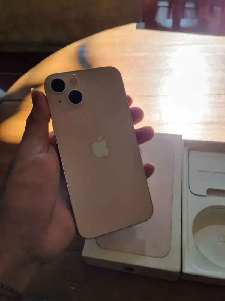 iPhone 13 warna pink iBox