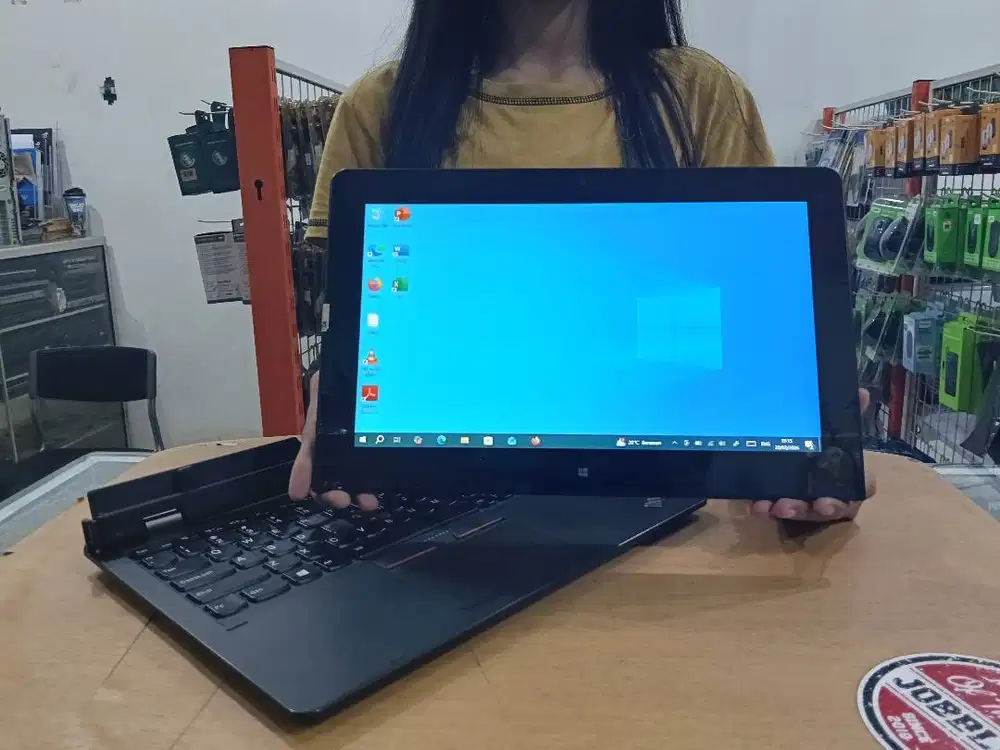 Laptop Lenovo ThinkPad Helix M5 Ram 8GB SSD 256GB Touchscreen Murah