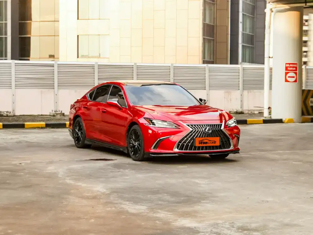 (Stiker merah) lexus es300h ultra luxury 2024 lexus es300