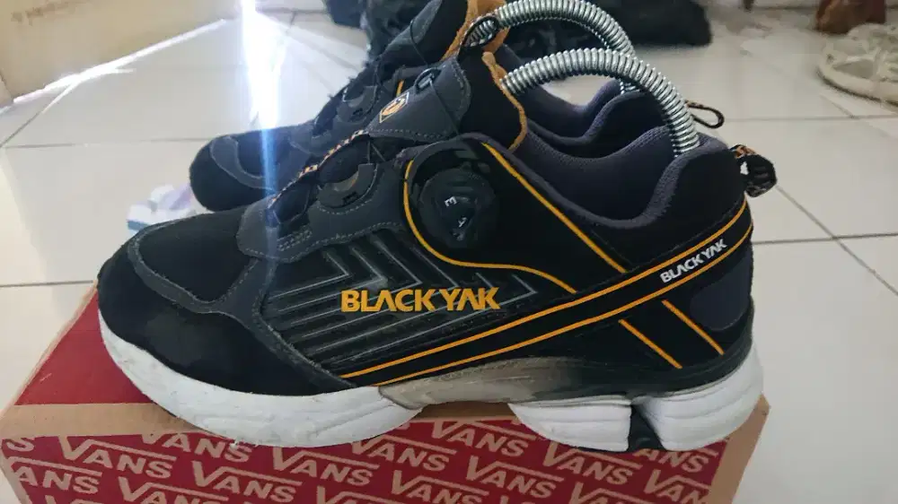 Preloved Black Yak ajib