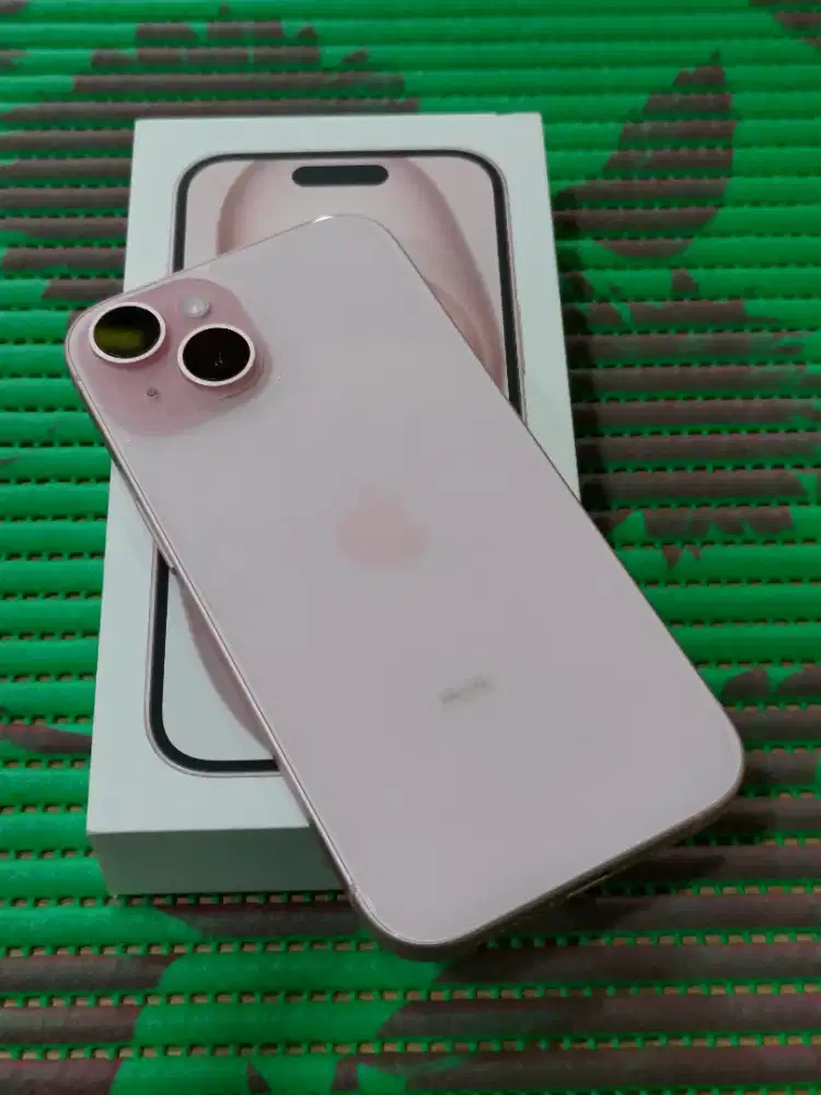 Iphone 15 128 gb pink ibox bh 100% pemakaian 2 minggu