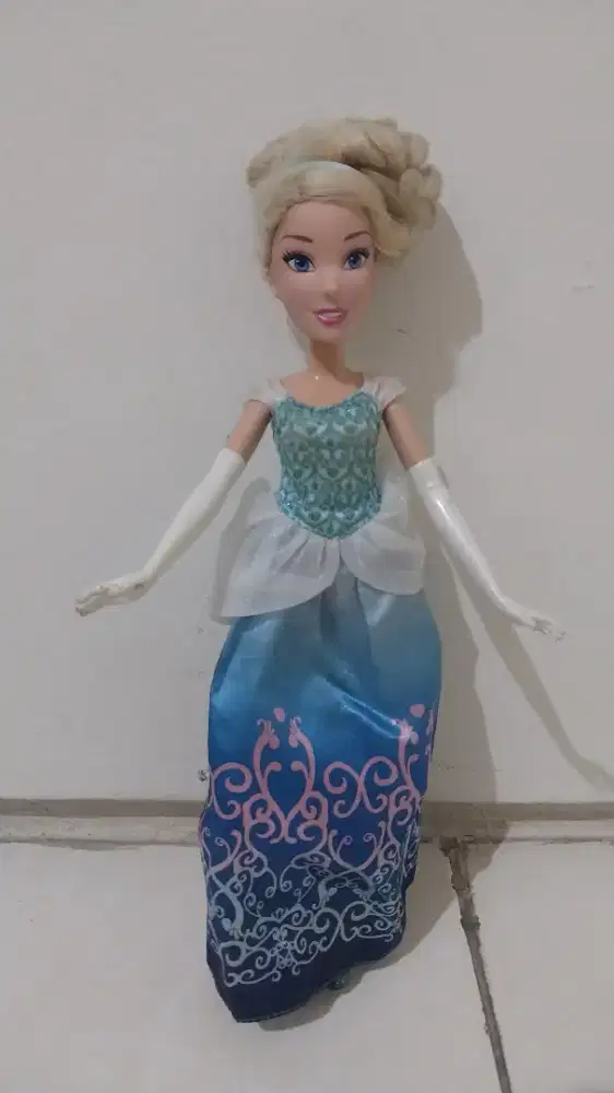Boneka Barbie Cinderella