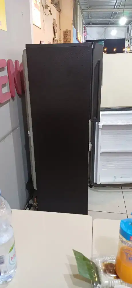 Dijual kulkas aqua baru pake 4bulan