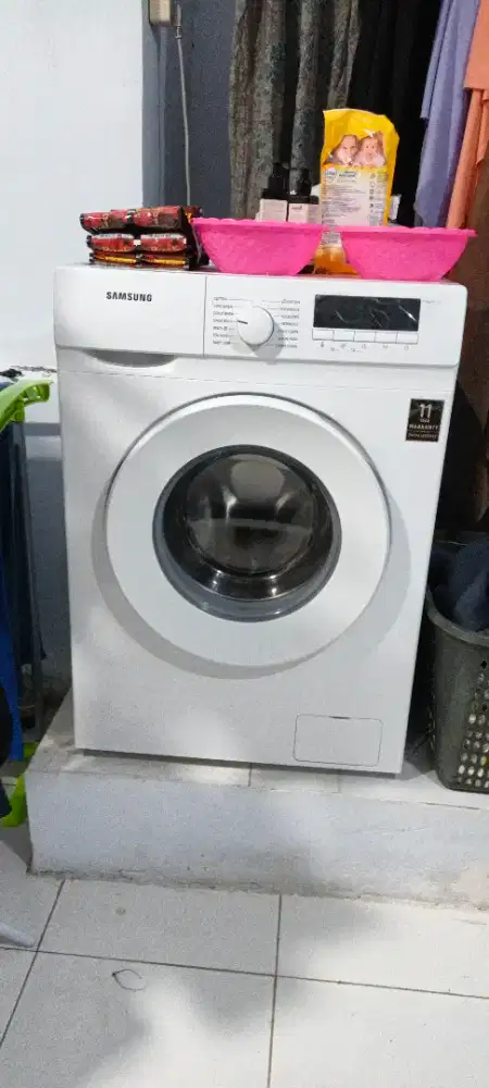 Mesin cuci SAMSUNG Masih mulus, pemakaian dibawah setahun