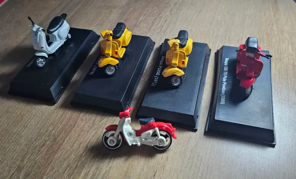 KOLEKSI Miniatur VESPA LEGEND – Langka & Estetik!