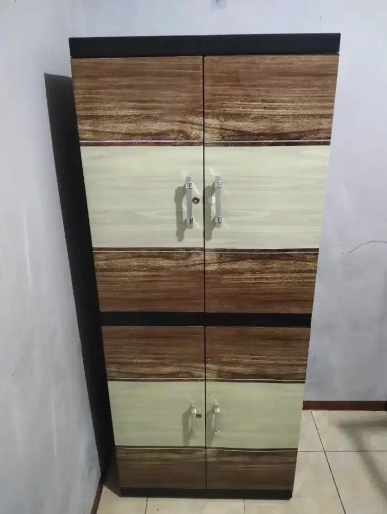 LEMARI PLASTIK PAKAIAN