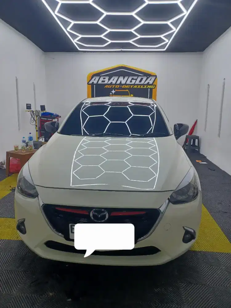 Mazda 2 skyactive 2015