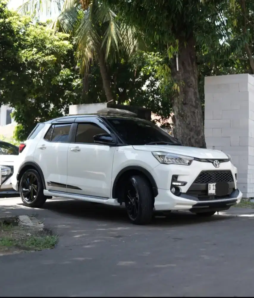 Toyota Raize Two Tone 1.0 Turbo GR Sport CVT TSS