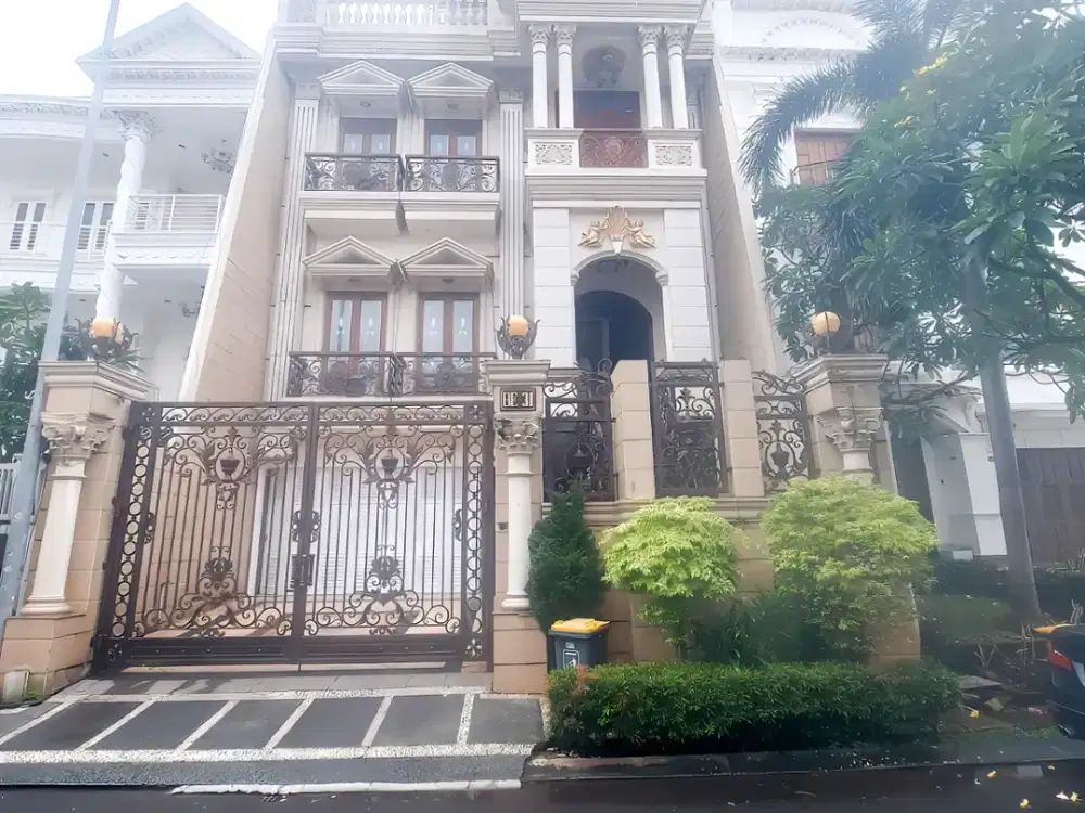 Jual Rumah Mewah 4 Lantai Bukit Gading Mediterania Luas Tanah 10 x 28  – Full Furnished, Siap Huni!