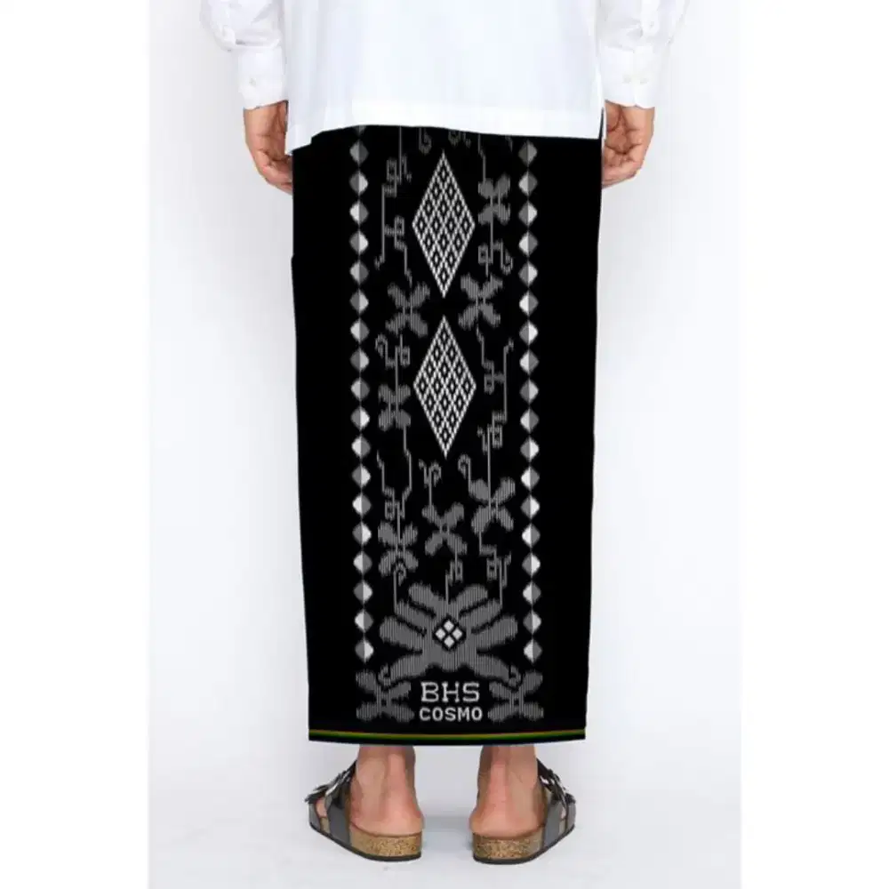Sarung hitam garment of roy
