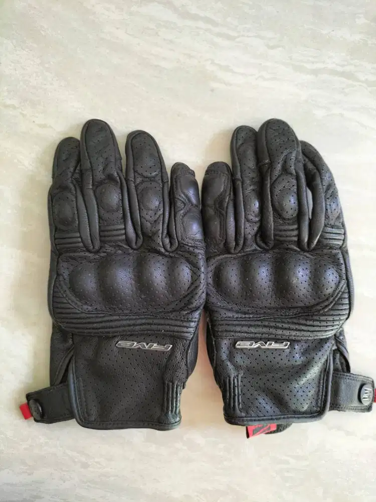 FIVE GLOVES FOR MOTORCYCLE
