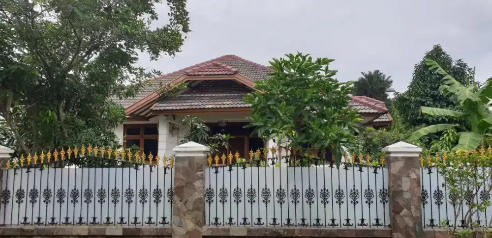 Jual Cepat, Rumah di Jatiwaringin Asri, Hoek, SHM, LT 530m2, LB 250m2