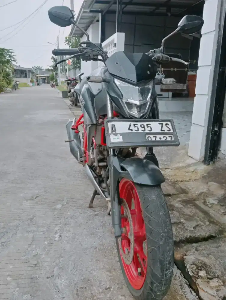 Honda Hitam CB150R