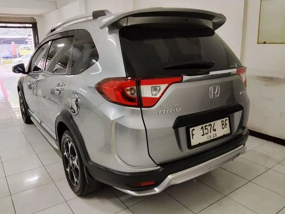 ( Harga Cash ) Honda BR-V E prestise AT 2018 Silver.