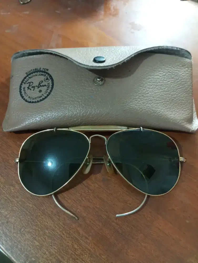 Kacamata jadul merk Ray Ban