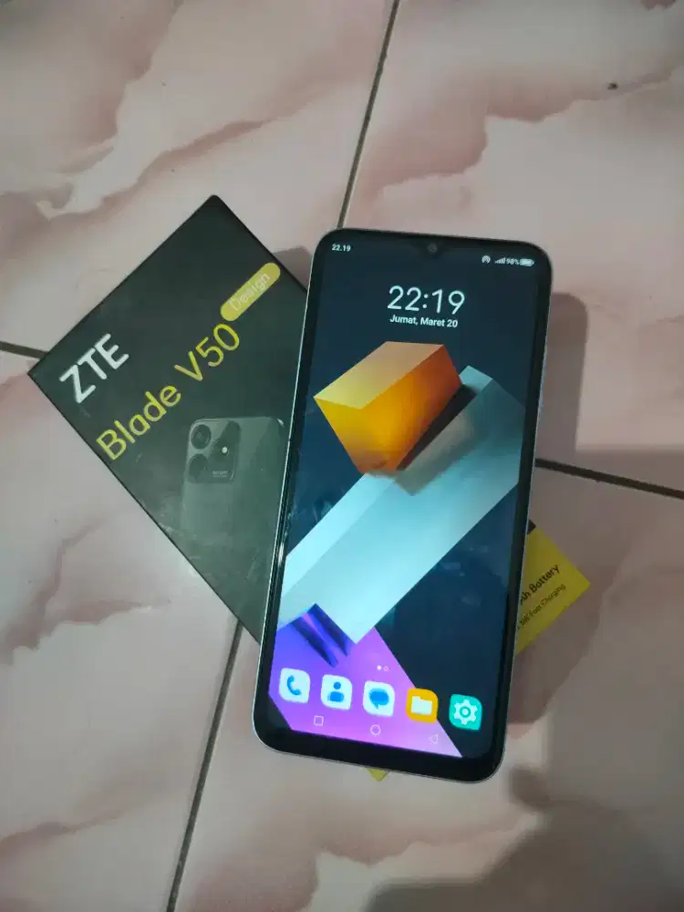 Zte Blade V50 design  8/128