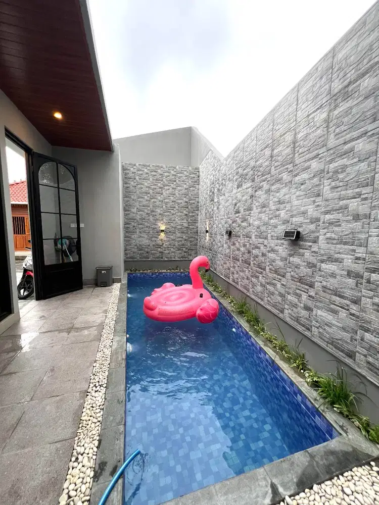 Villa dengan Kolam Renang di Area Sejuk Pakem