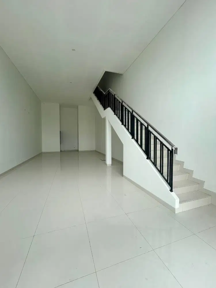 Studio loft hampton avenue 3 lantai uk 6x18