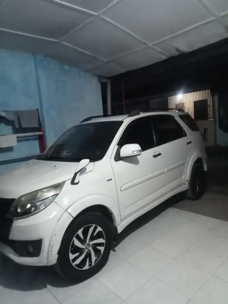 Rental mobil Rush