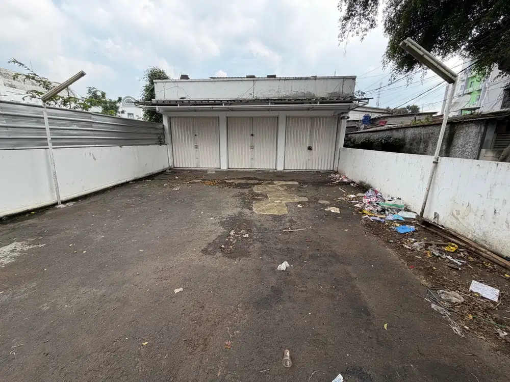 Tanah dengan Bangunan untuk komersil Jalan Raya Pondok Gede
