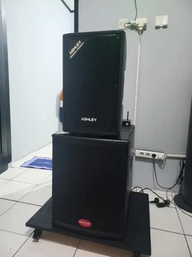 Subwoofer Aktif Baretone SW 15 + Speaker Aktif Ashley Db10a - Like New