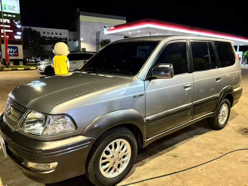 Kijang Krista 2.0 Bensin M/T