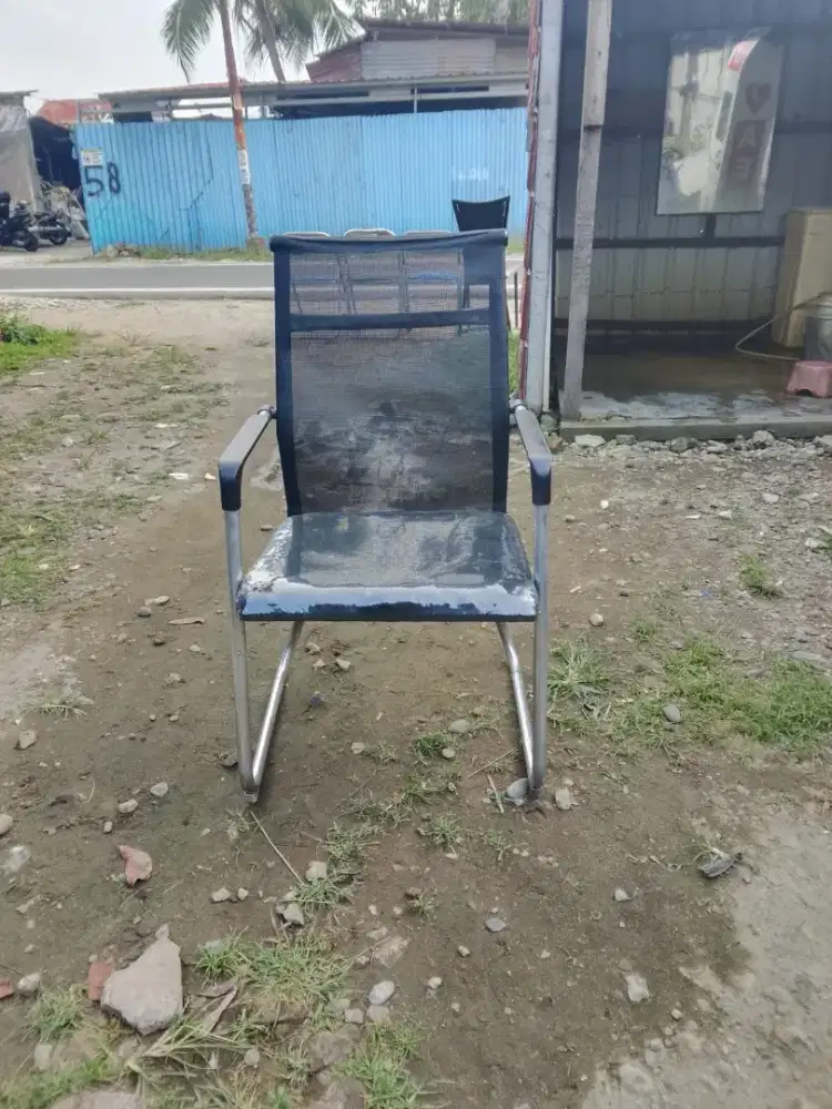 Kursi Hadap Manager Kaki Besi Kokoh