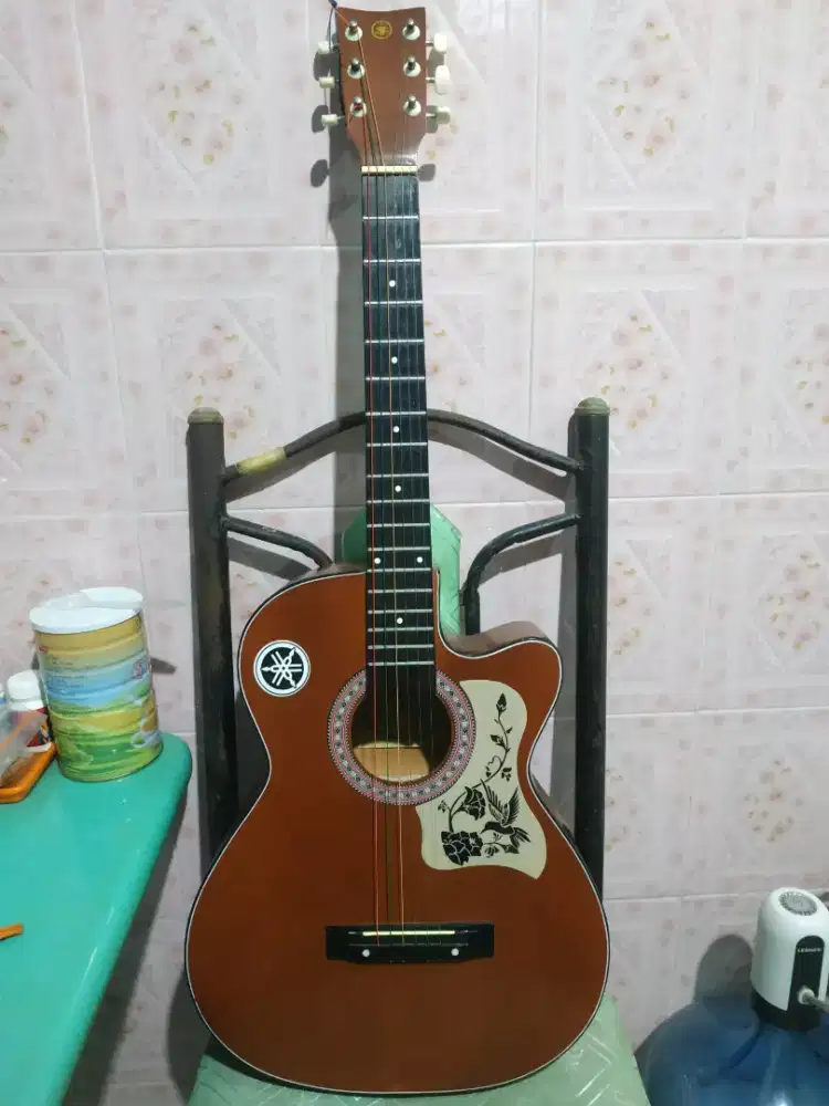 Gitar akustik Yamaha F310 pun tanbes senar D'Addario baru seting ceper