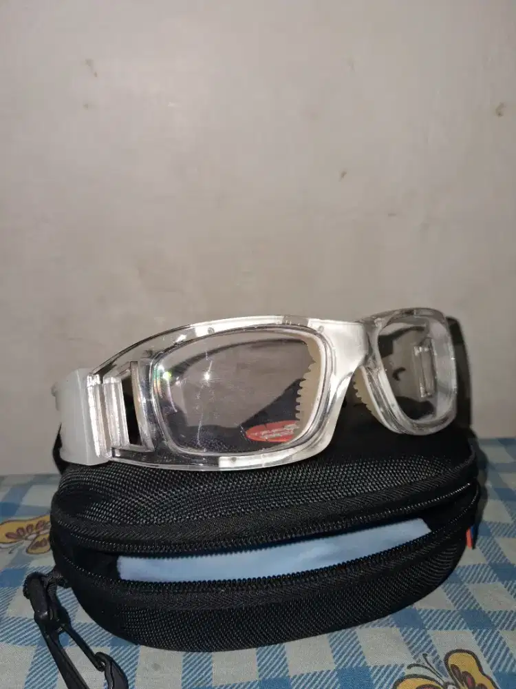 Kacamata Sport Minus