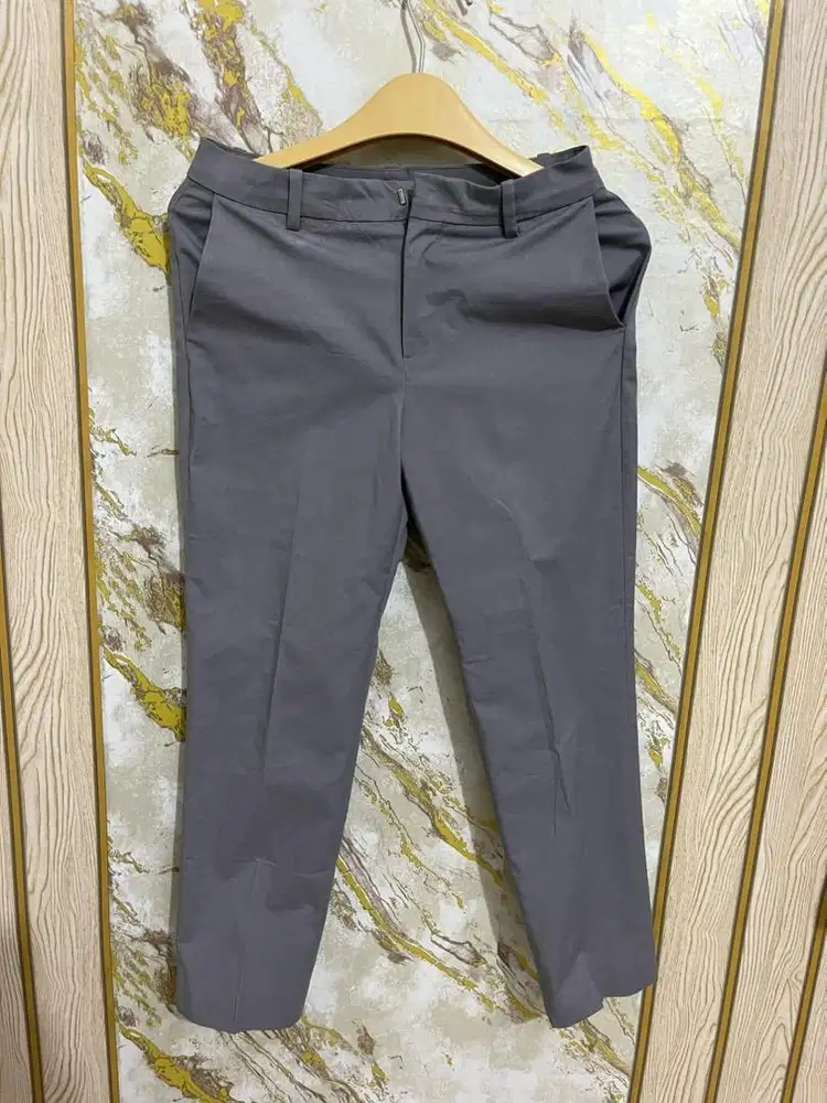 Uniqlo Celana Ankle Pants Abu