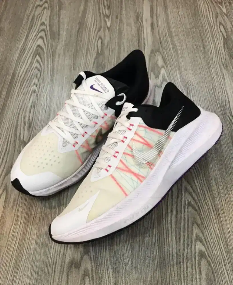 Nike Zoom Winflo sepatu original second size 44.5