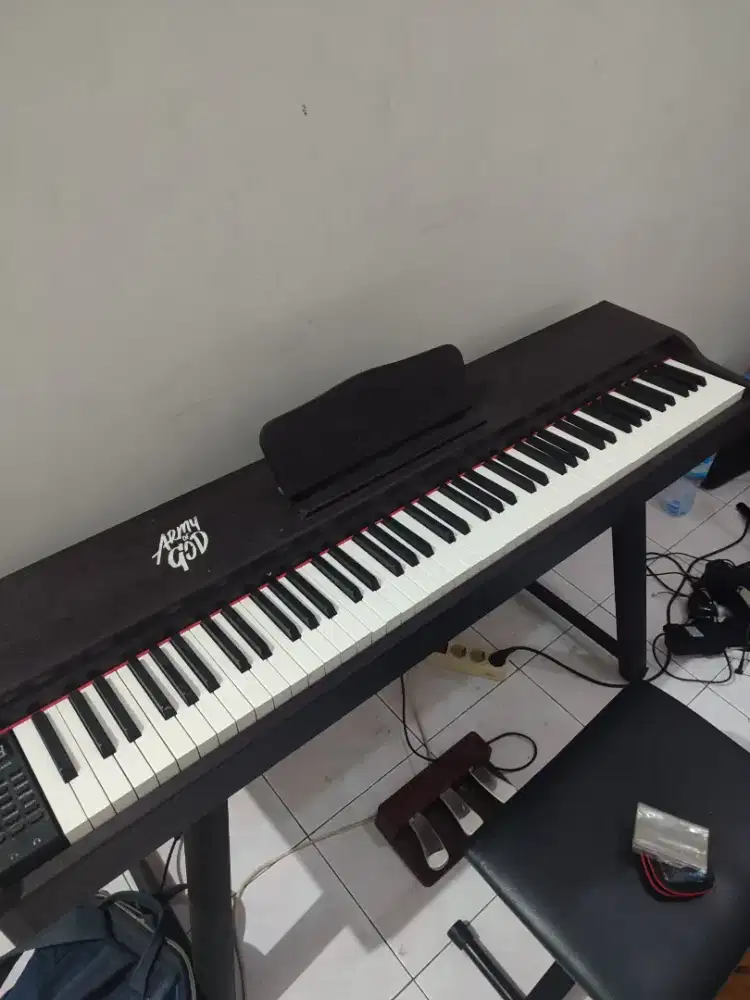 JUAL PIANO 81 KEYS ORIGINAL