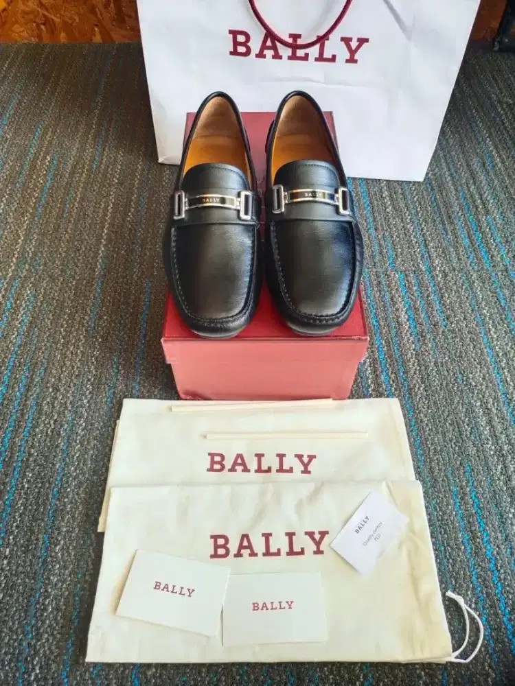 Bally William leather black loaders slip on sepatu original size 40.5