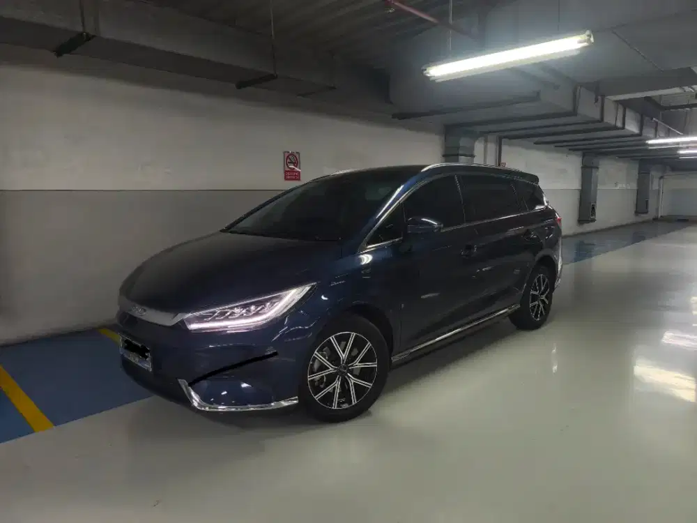 BYD M6 superior 7seater 530Km