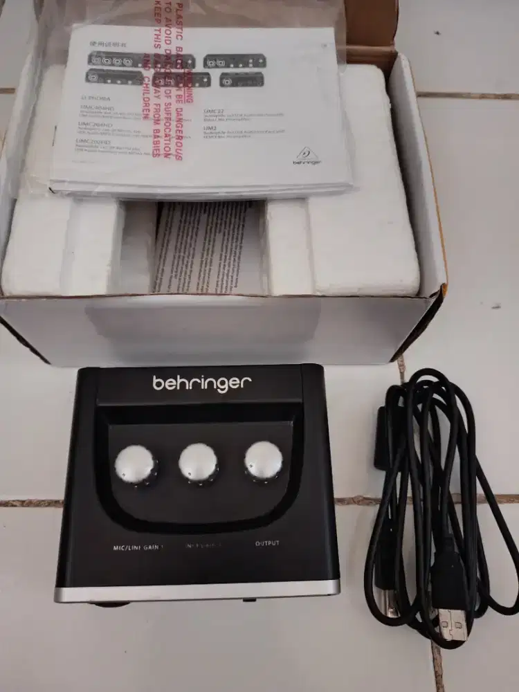 Soundcard Uphoria UM2 like new fullset