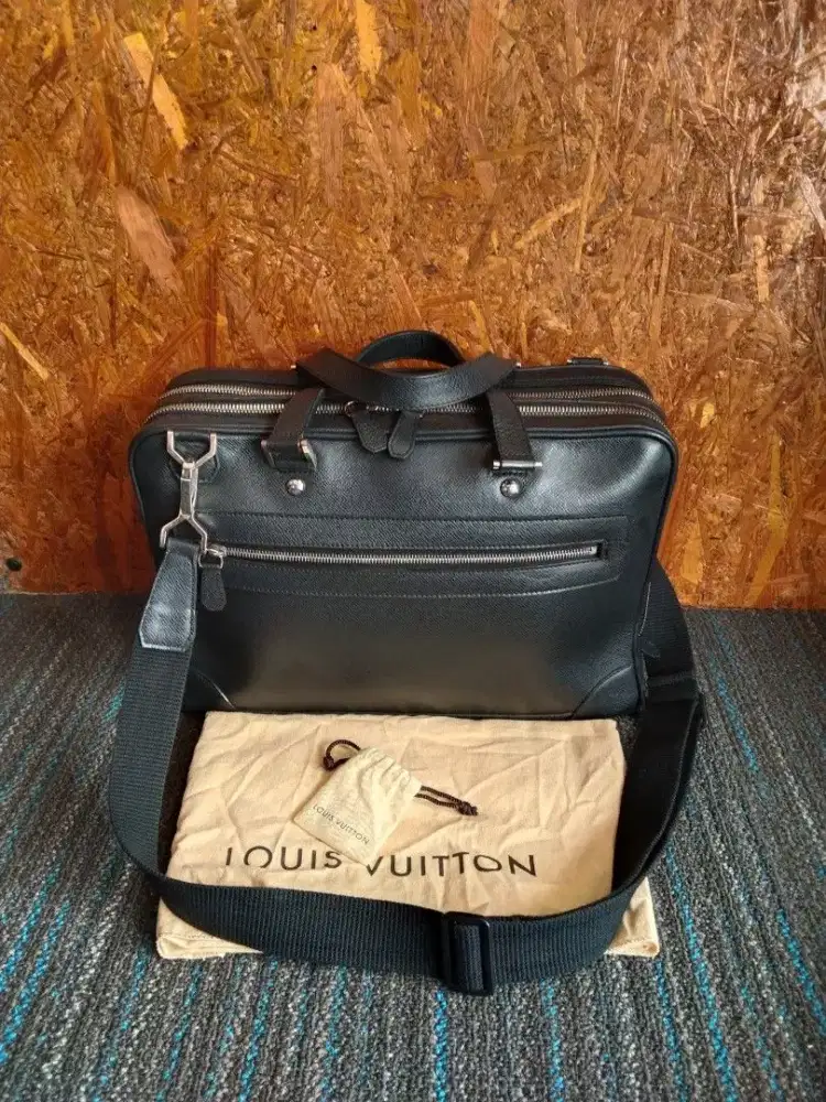 Louis Vuitton Igor leather briefcase laptop bag tas original