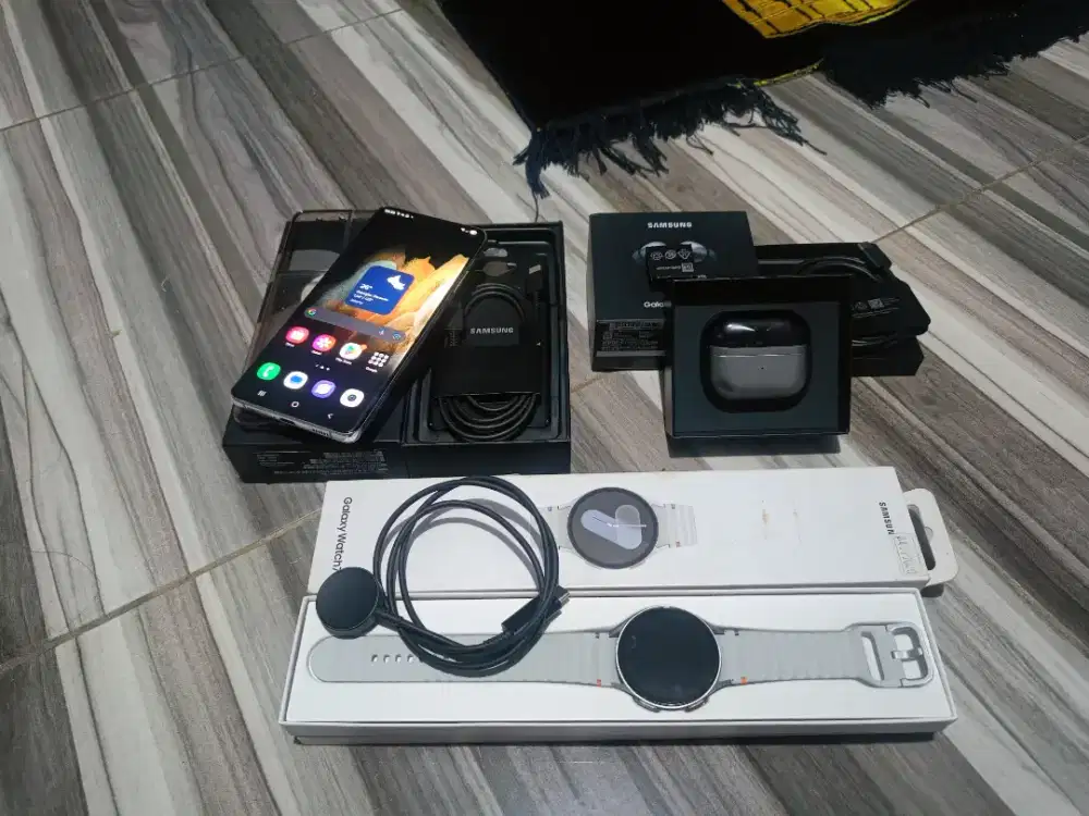 Bundling Galaxy S21 Ultra + Watch 7 + Buds 3 Pro